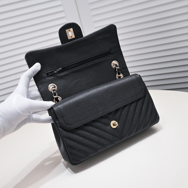 シャネルバッグ角部分ディテール